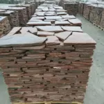 Песчаник красный галтованный 1 м³ (32-35 м²) обожженный, 20-30 мм для мощения дорожек на бетон